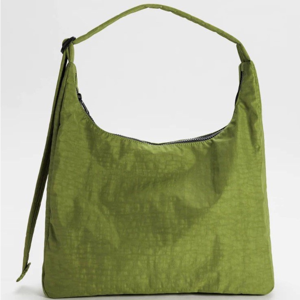 Baggu nylon shoulder bag in Avocado green
